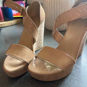 Stuart Wietzman nude platform wedge - Size 5